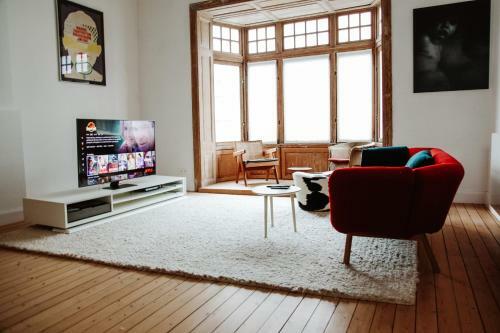 Spacious Belle Epoque House With Free Parking