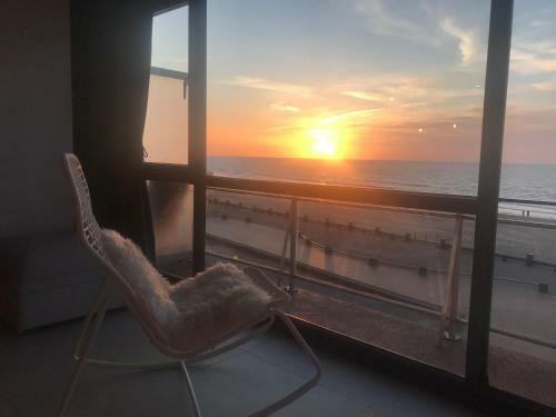 Luxury Seaview Apartment With Free Private Garage