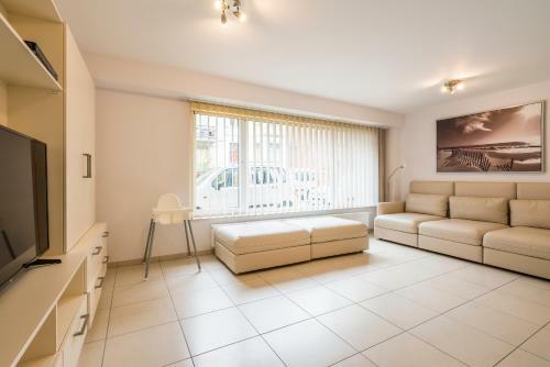 Spacious Apartment - Ground Floor Near Ostend Beach