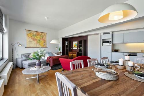 Bright Apartment With Spacious Terrace And Stunning View