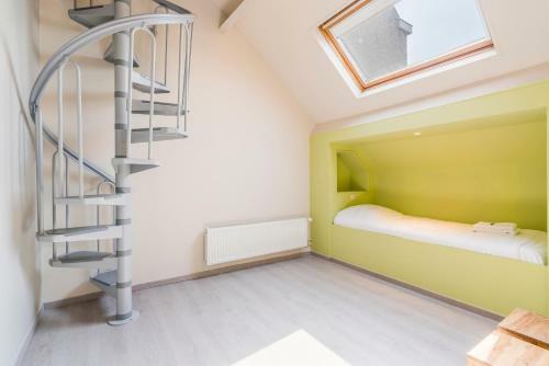 Luxurious, Updated, Warm & Stunning Home +terraces