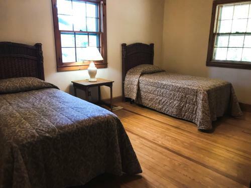 Mill House Lodge - Flat Rock
