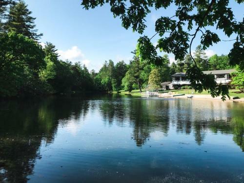 Mill House Lodge - Flat Rock