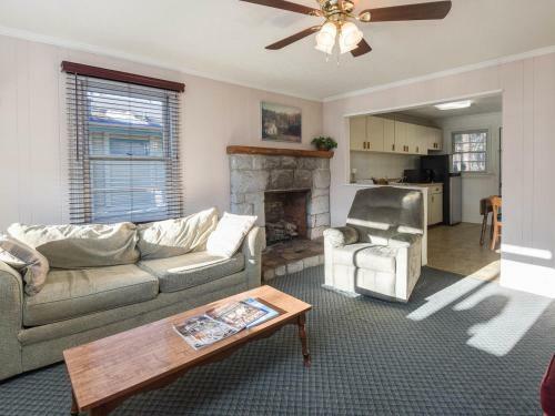 Mill House Lodge - Flat Rock