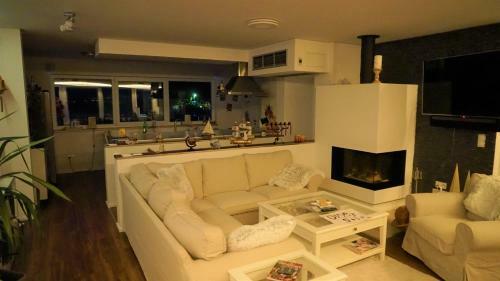 Villa Schwimmendes Haus Robby II