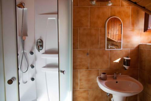 Hostal Penzion U Dvou Skal