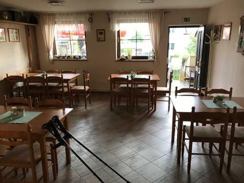 Hostal Restaurace A Penzion U Hasi??