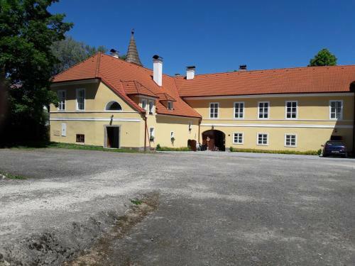 Hostal Z�mek Jind?ichovice