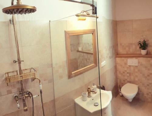 Hostal Dvoul??kov� Pokoj U Ad�lky