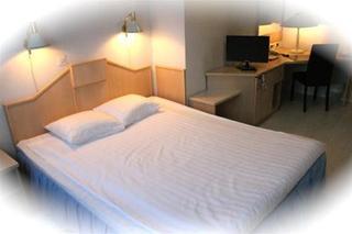 Hotel Avion(.)