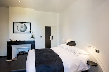 Hostal Ch�teau De Maraval