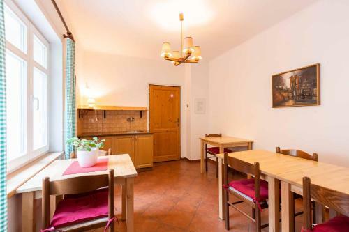 Hostal Pension Family