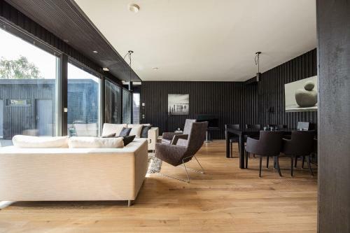 Reelinki Seafront Villa Aava