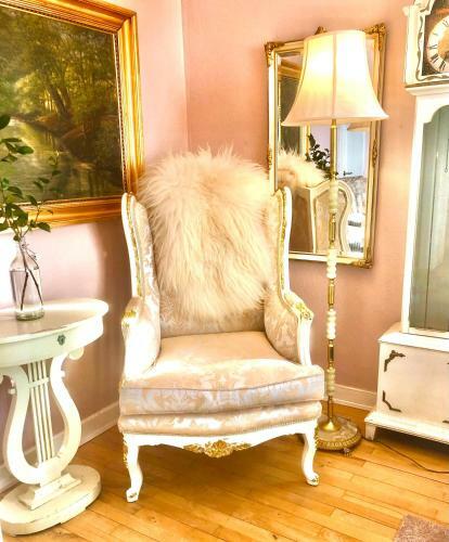 Esmaralda's Bed & Breakfast