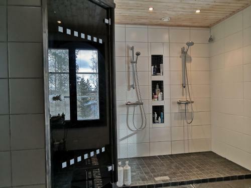Villa Tilava Koti 280m2, L�hell� Keskustaa