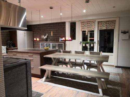 Villa Tilava Koti 280m2, L�hell� Keskustaa
