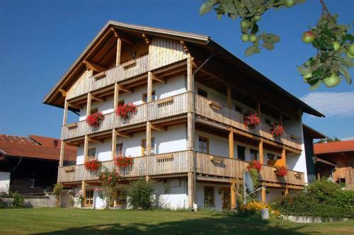 Apartamento Ferienwohnnung Sternhof (Bauernhof)