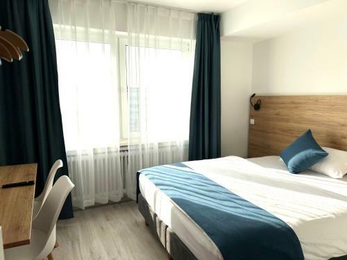 Hotel 83