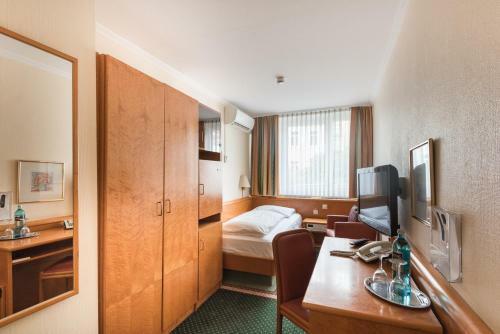 Hotel Belmont Classic