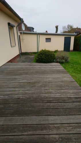 G�stehaus ?barbara? Mit Garage In 26919 Brake