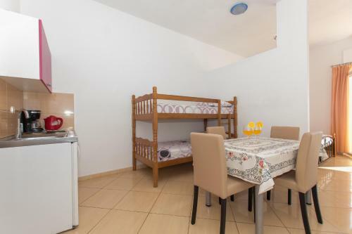 Studio Apartments Zloic In Krvavica