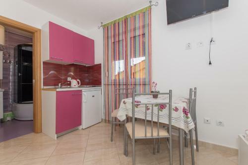 Studio Apartments Zloic In Krvavica