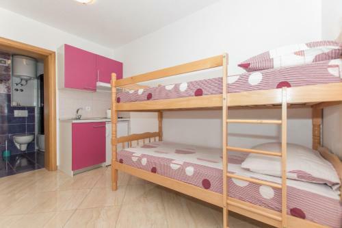 Studio Apartments Zloic In Krvavica