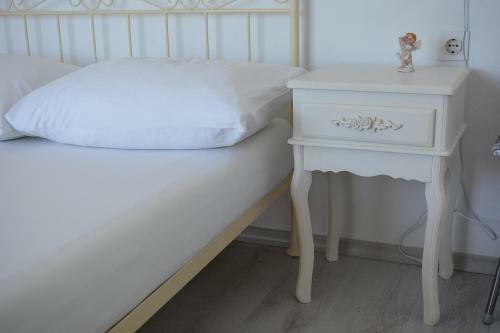 Apartman Sa 3 Spavace Sobe U Kucistu