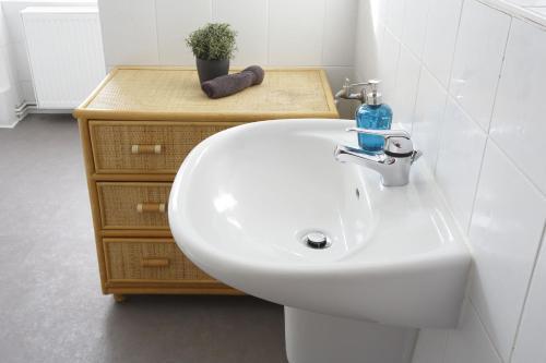 Apartamento *sch�ne 2-z.-wohnung Mit Badewanne Und Okerblick*