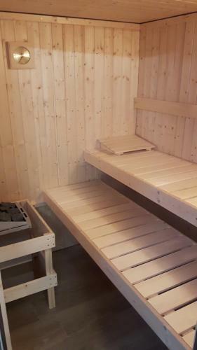 Ferienhaus H�hnergott Kranichnest