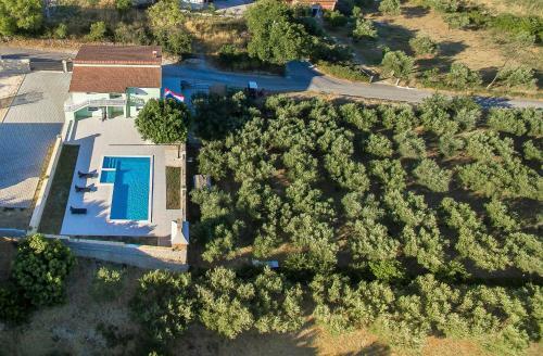 Poolincluded - Holiday Home Maslina