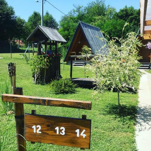 Hostel & Glamping Lana Haus