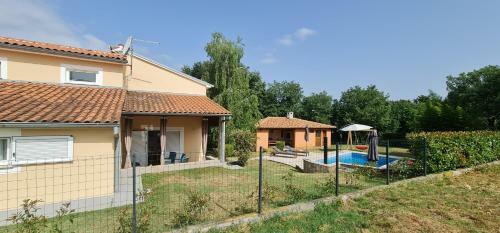 Sunny Garden Villa With Pool