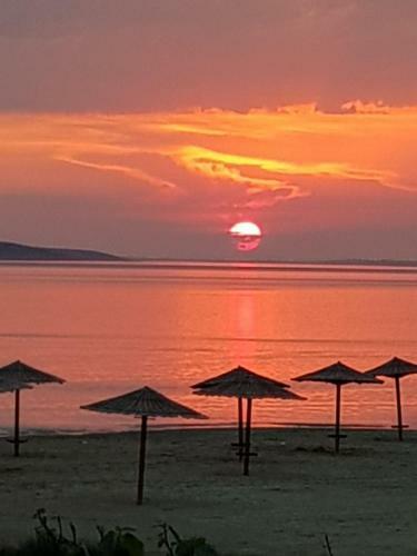 Holiday House Sunset