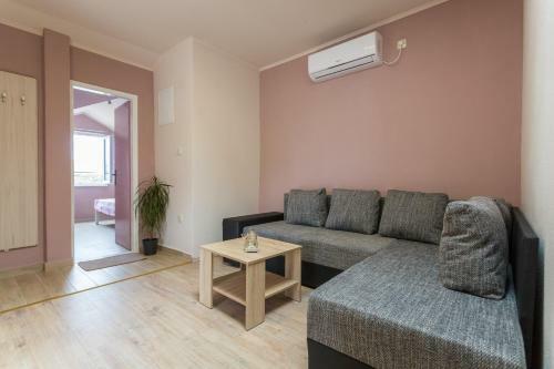 New Apartment With Terrace And Sea View