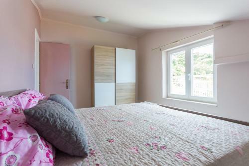 New Apartment With Terrace And Sea View
