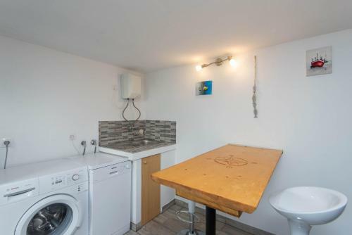 Holiday Home Lovi?te