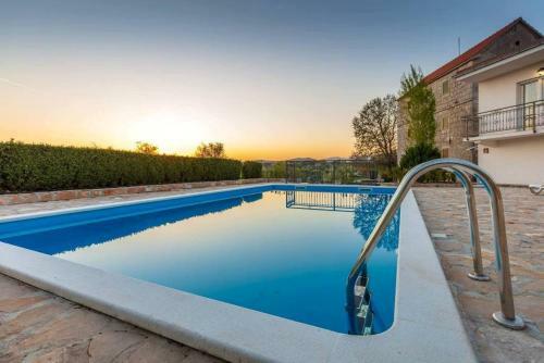 Hacienda Sylvia,studenci Makarska