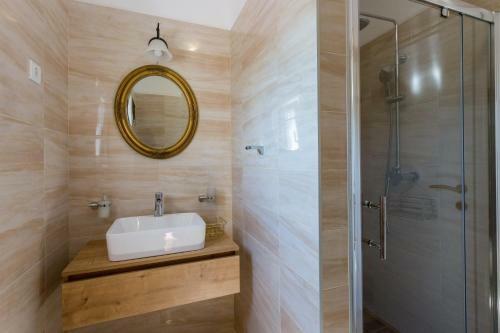 Villa Dida Dinko - Peaceful Getaway W/ Pool & Bbq