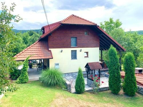 Villa Ku?a Za Odmor Kratohvil