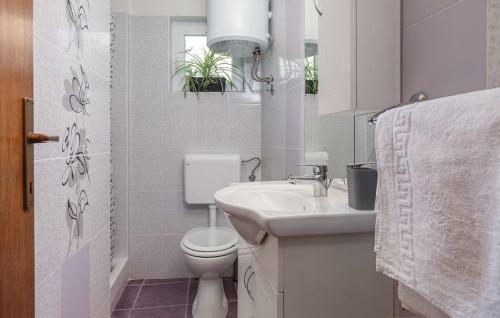 Villa Spacious Holiday Home With Private Pool In Brest Pod Uckom
