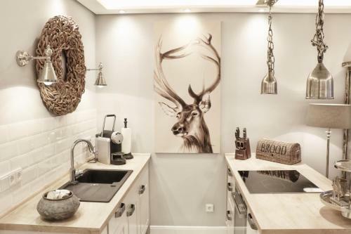 Home Suites Apartment 5