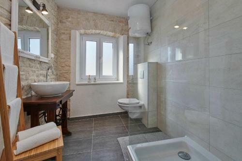 Old Stone Villa With Whirlpool And Sauna