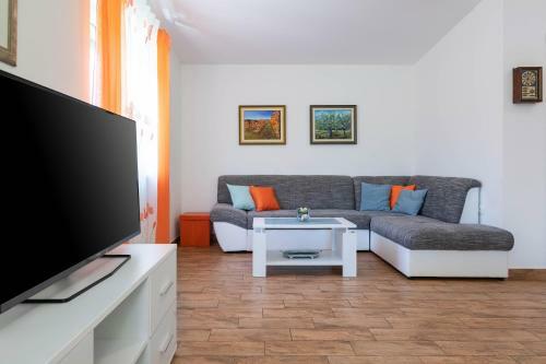 Holiday Home Funtana
