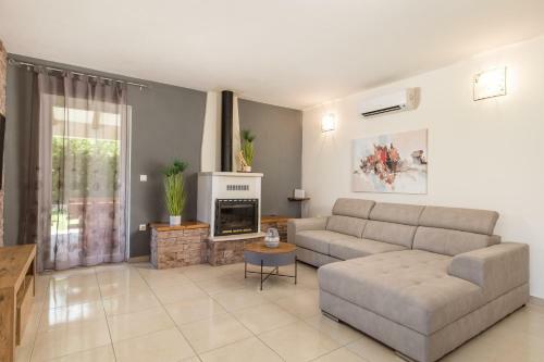 Villa Maumarin - Holiday Retreat With Panoramic View