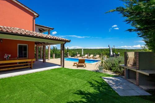 Villa Maumarin - Holiday Retreat With Panoramic View