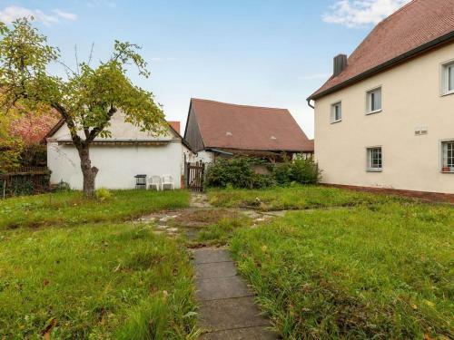 Spacious Apartment In Colmberg With Garden
