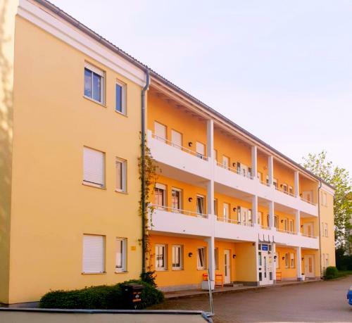 Hostal Apartmenthaus Home24