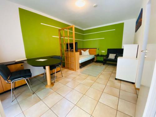 Hostal Apartmenthaus Home24