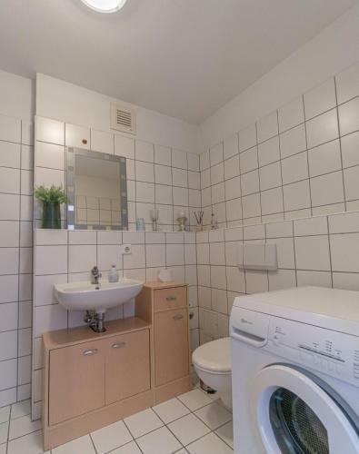 Central Apartment, 55m2, Kitchen, Washer, Netflix, Parking